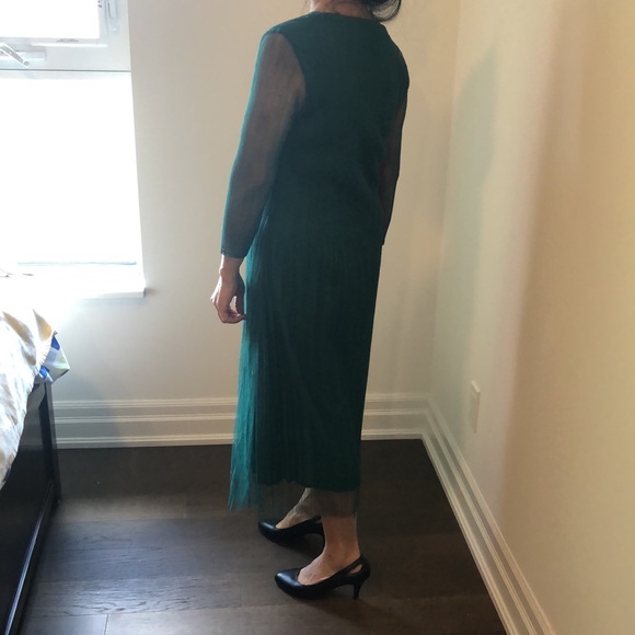 💕Host Picked💕 Emerald Green Dress - Picture 2 of 5